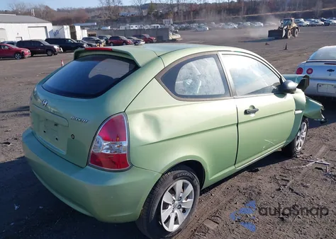 2009 Hyundai Accent Gs z USA, uszkodzony, nr VIN KMHCM36C99U114195